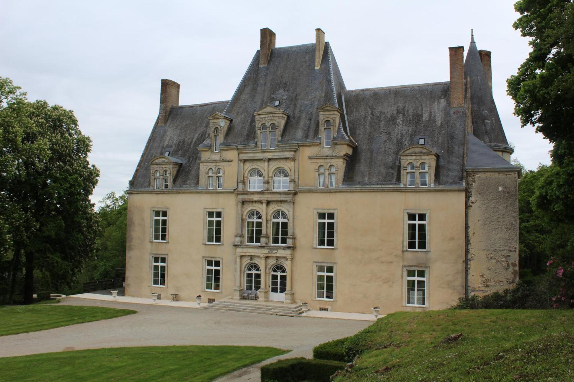 Chateau De La Lucaziere Mont-Saint-Jean  Ngoại thất bức ảnh